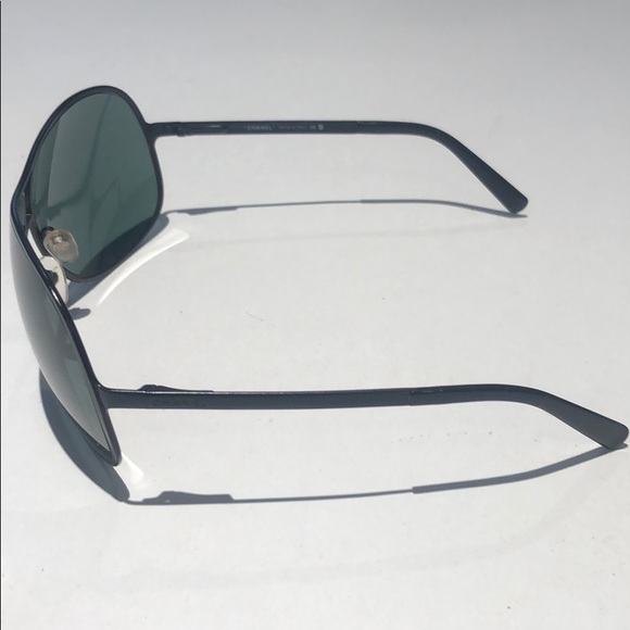 Chanel women’s black aviator sunglasses 4127 main image 4